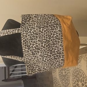 Leopard print tote bag